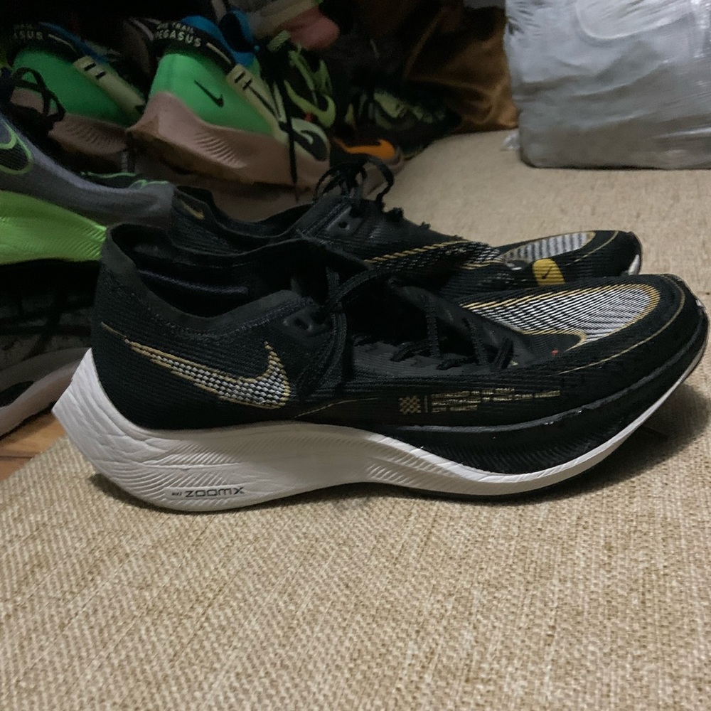 Women’s Nike vapor fly size 11